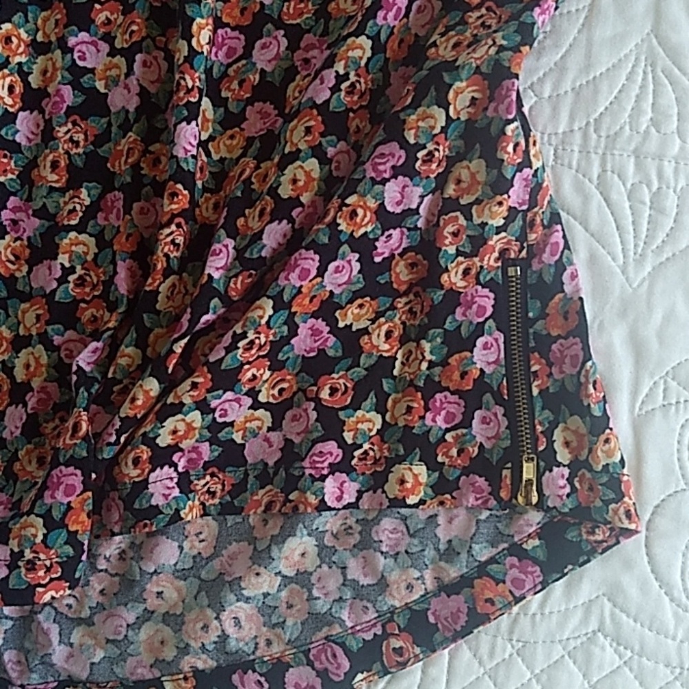 Rose print top - Picture 3 of 4